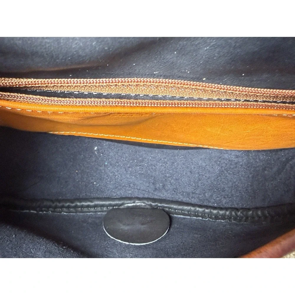 Vintage Timberland Leather Flap Crossbody Black Saddle Bag Brass Purse USA